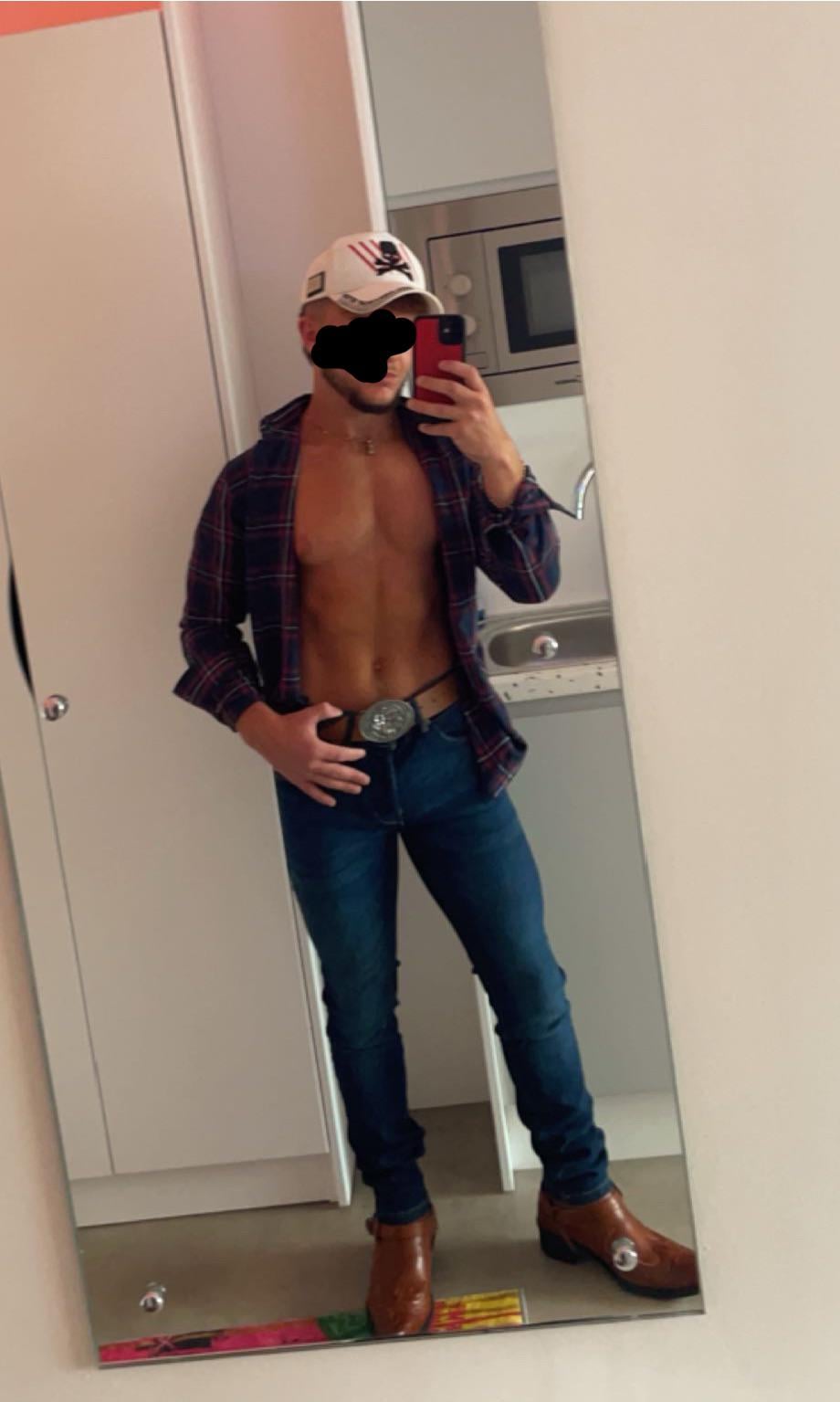 Who’s into cowboys 😈